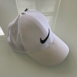 new with tags nike hat
